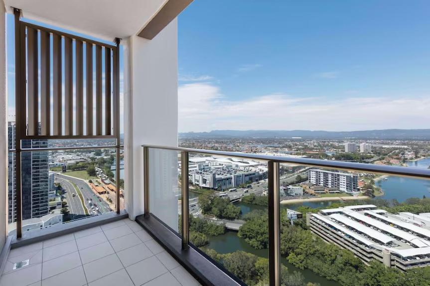 Beach Residences 2-Br River View โกลด์โคสต์ ภายนอก รูปภาพ
